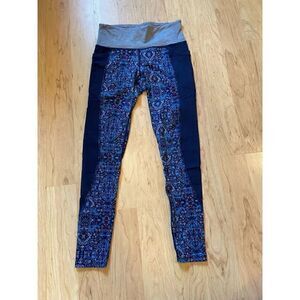 Athleta patterned athletic leggings 